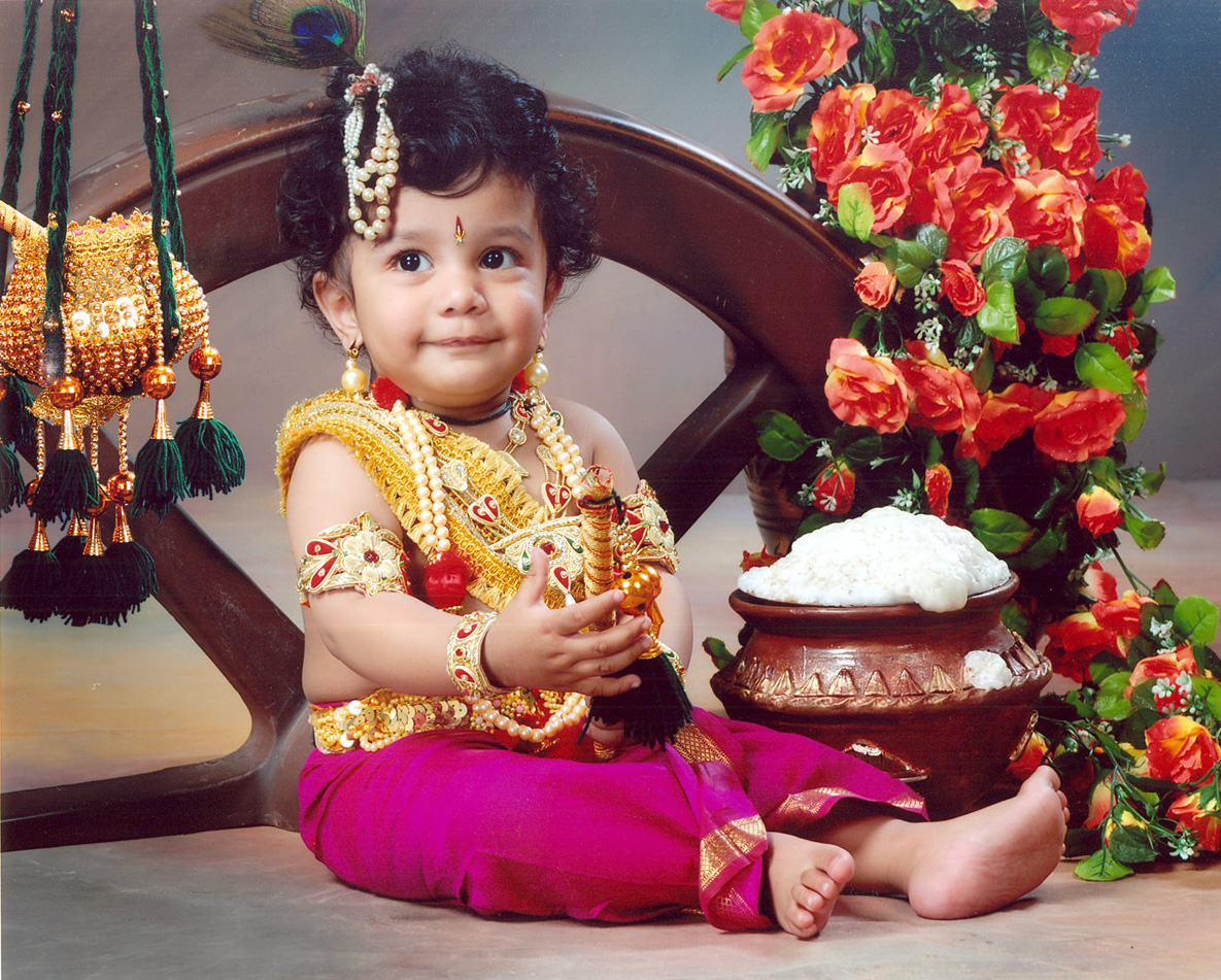 A Little Kid Dressed as Lord Krishna (Image Credit Sameer Burle)